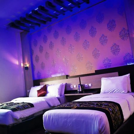 Oyo 822 Hotel Mukti Jaya Пурвокерто Экстерьер фото