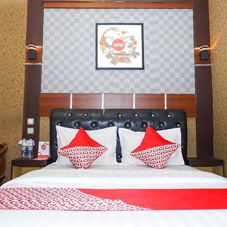 Oyo 822 Hotel Mukti Jaya Пурвокерто Экстерьер фото