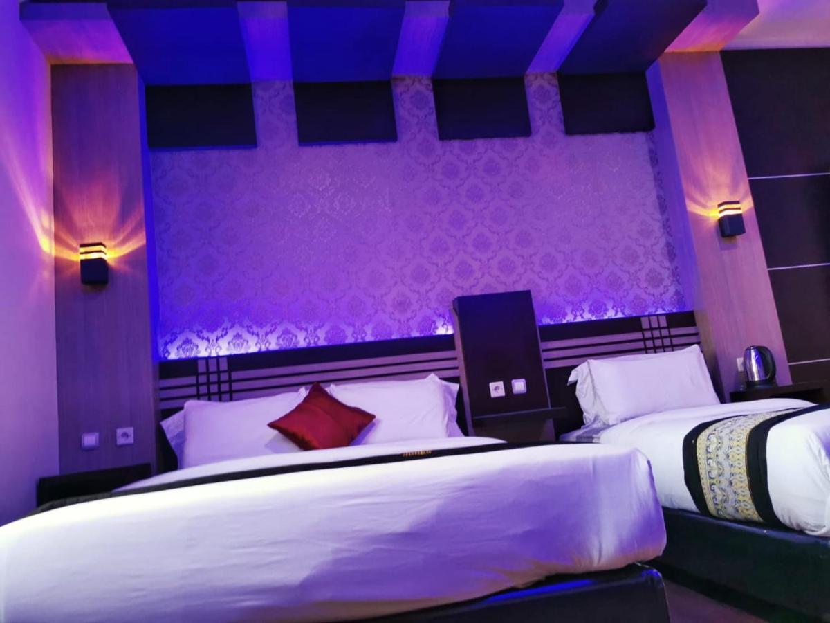 Oyo 822 Hotel Mukti Jaya Пурвокерто Экстерьер фото