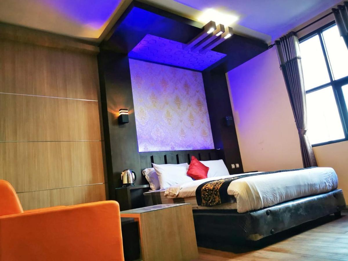 Oyo 822 Hotel Mukti Jaya Пурвокерто Экстерьер фото