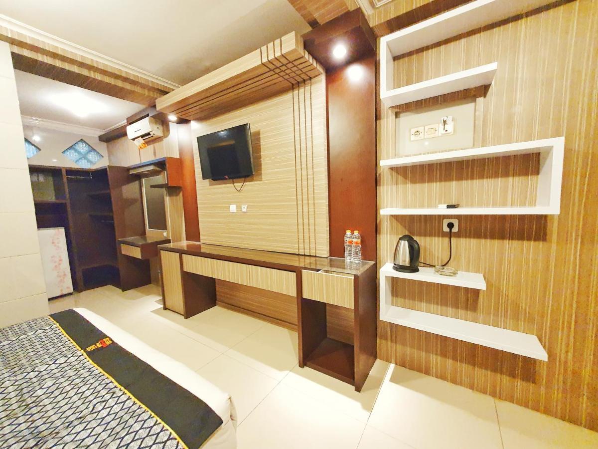 Oyo 822 Hotel Mukti Jaya Пурвокерто Экстерьер фото
