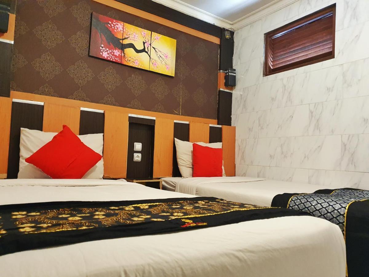 Oyo 822 Hotel Mukti Jaya Пурвокерто Экстерьер фото